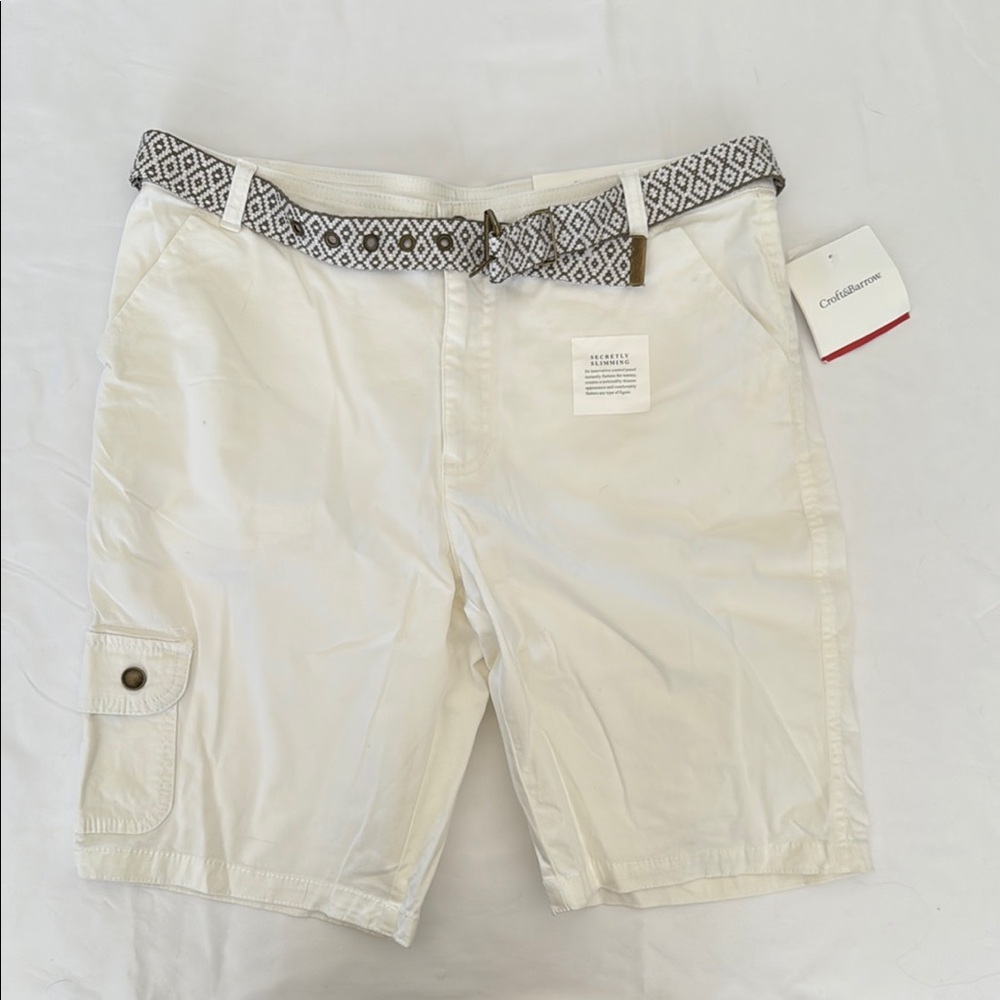 Croft and Barrow White Cargo Shorts with Relaxed Fit